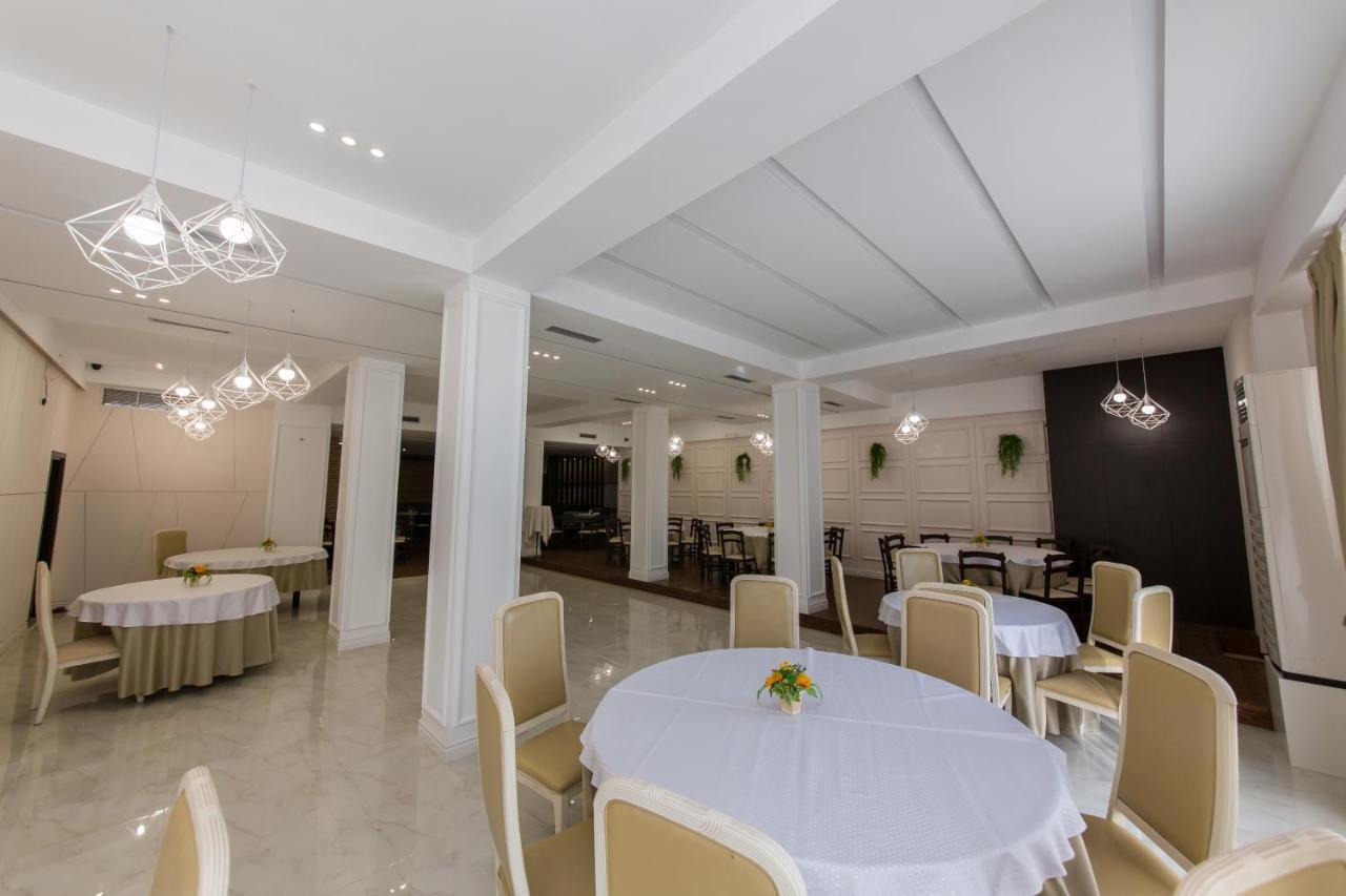 Hotel Denver Tirana Kültér fotó