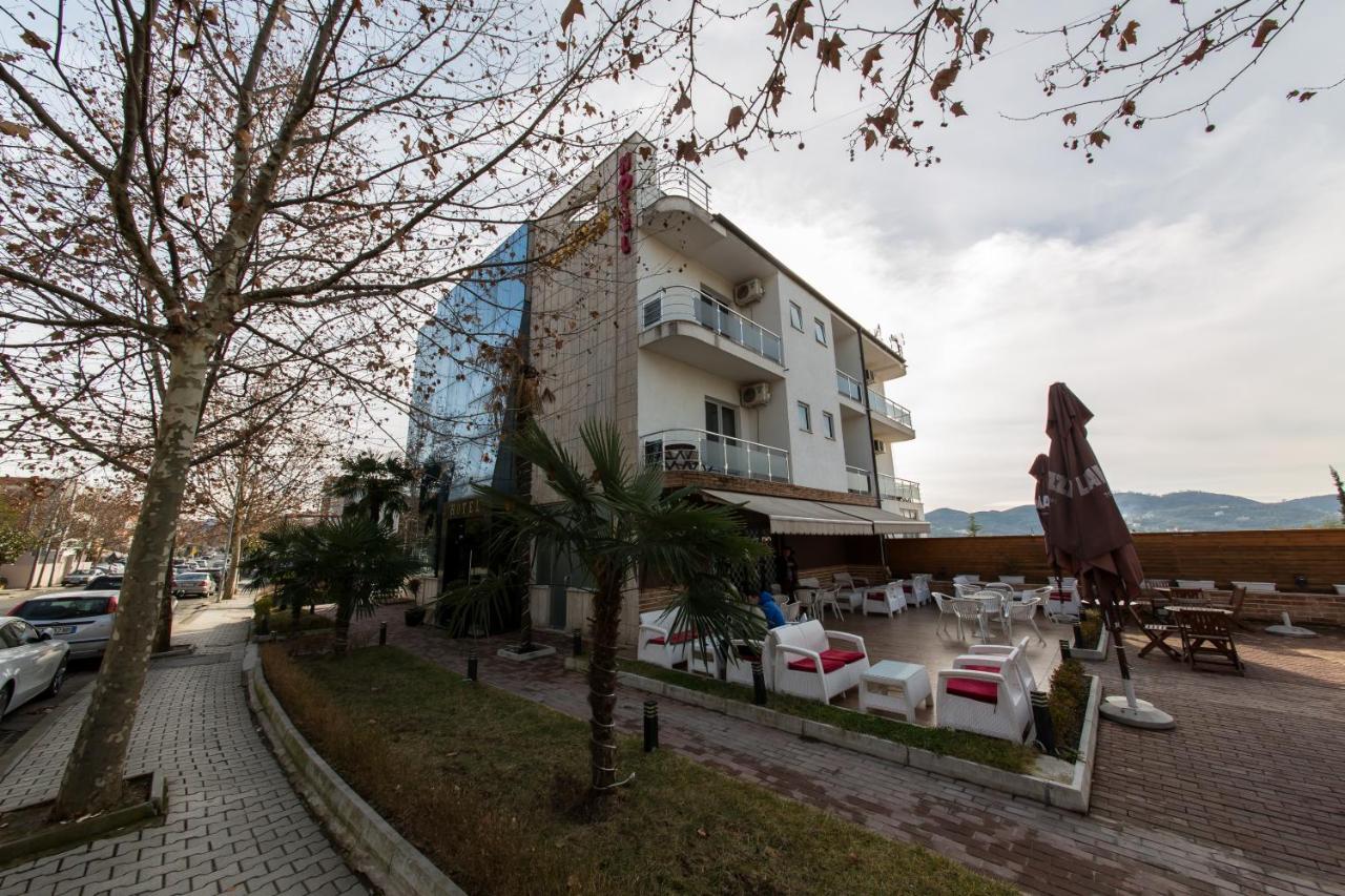Hotel Denver Tirana Kültér fotó