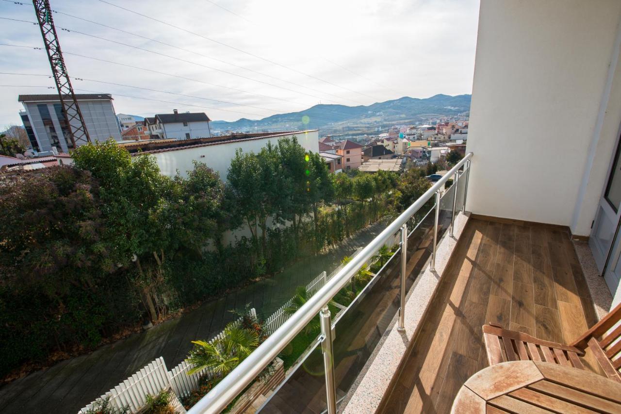 Hotel Denver Tirana Kültér fotó