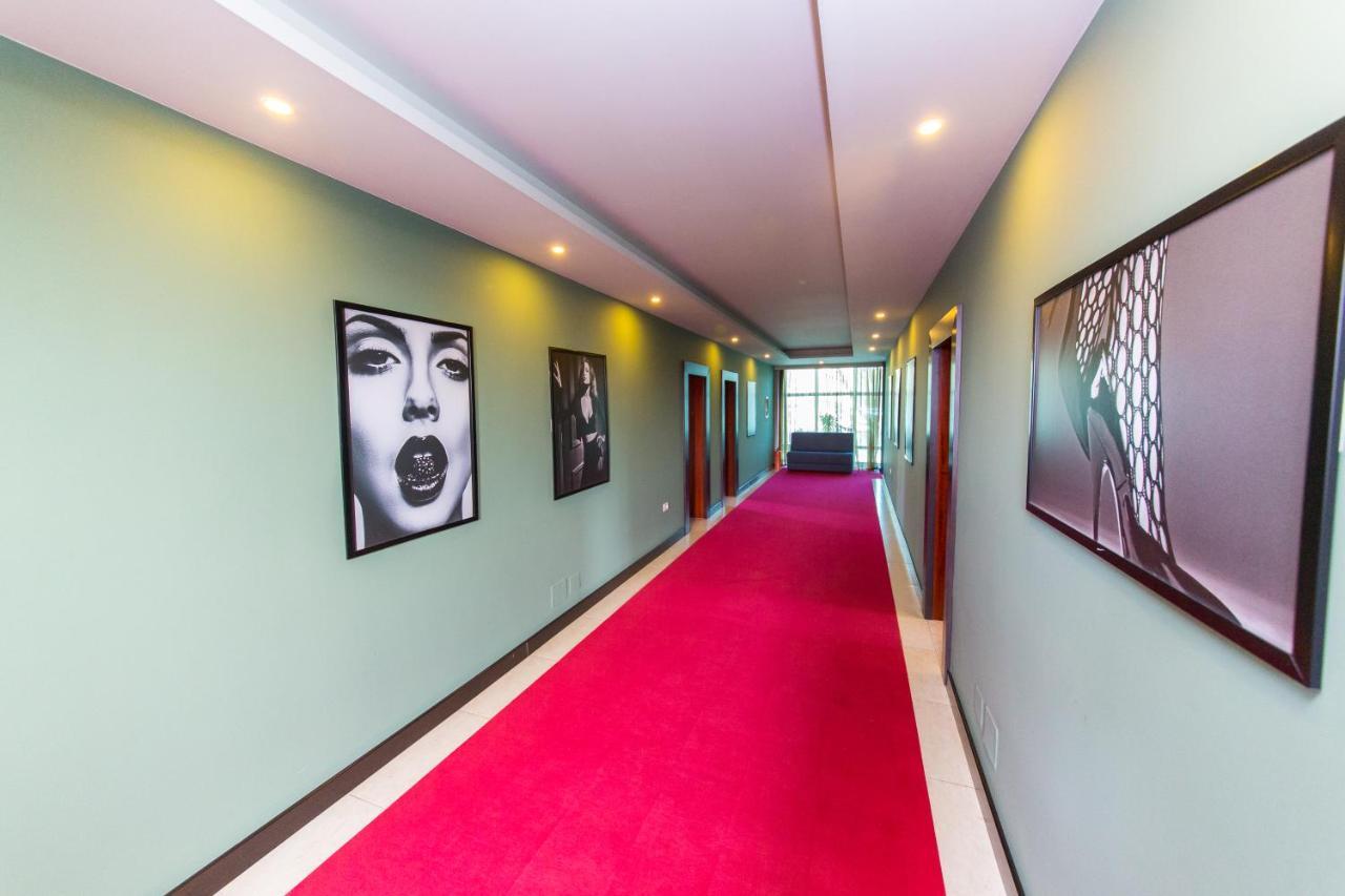 Hotel Denver Tirana Kültér fotó