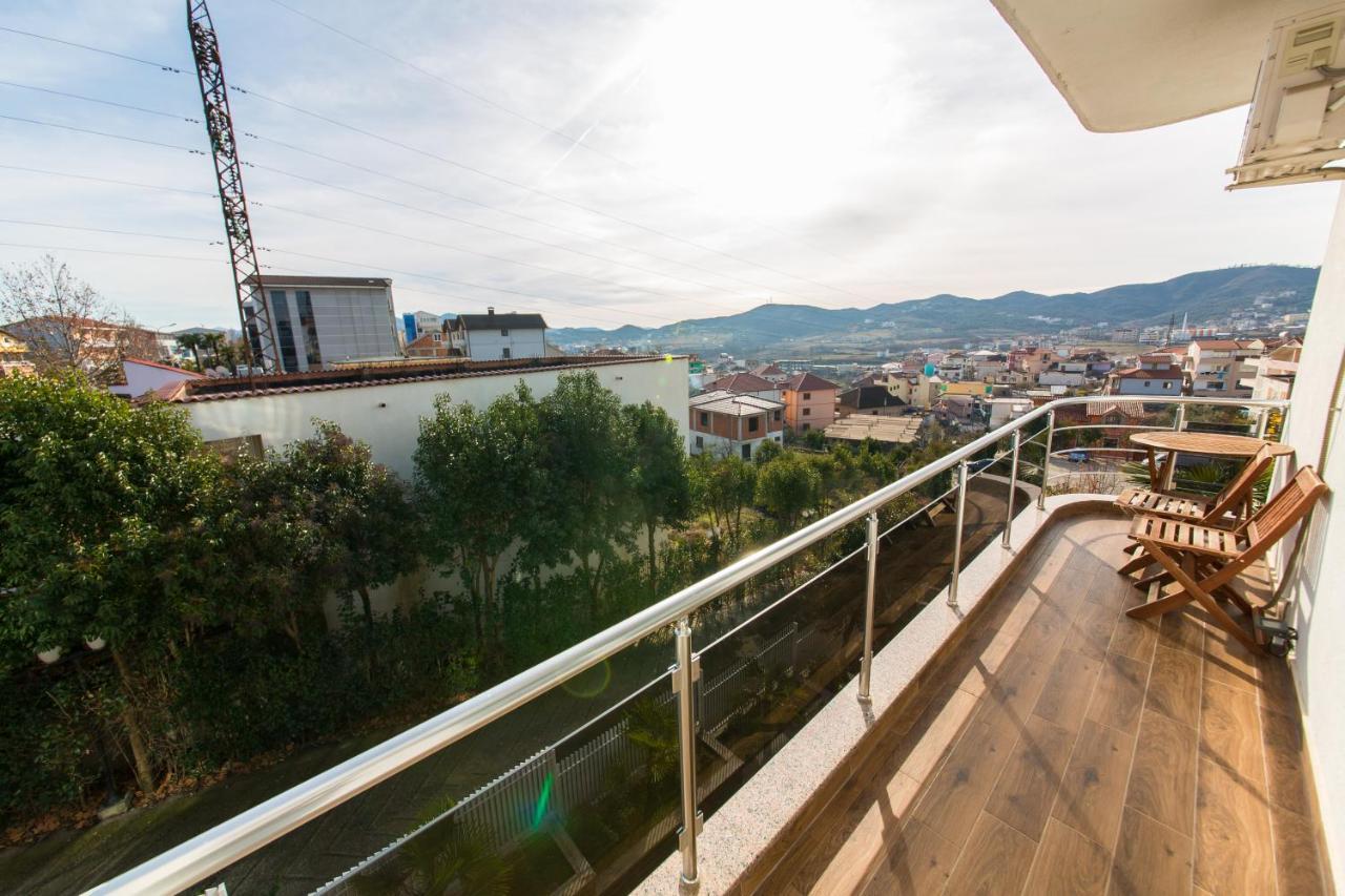 Hotel Denver Tirana Kültér fotó